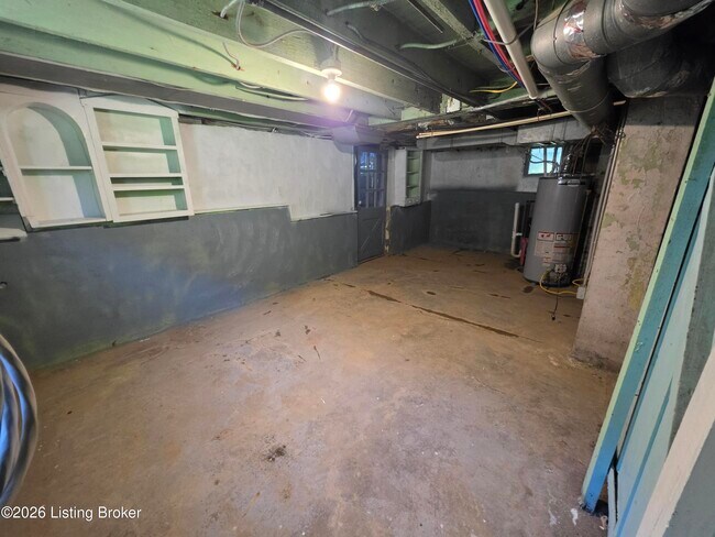 Building Photo - 321 S 39th St