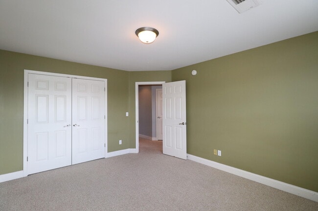 Building Photo - 417 Courchelle Dr