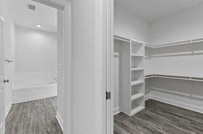 Building Photo - Beautiful Crooked Creek Home Monticello Fo...