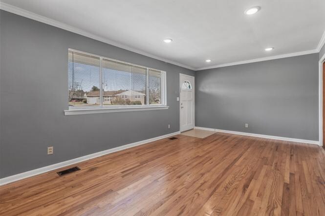 Building Photo - 1202 Collins Cir