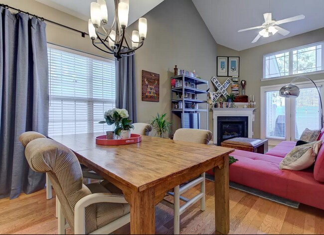 Building Photo - Charming 3BD, 2.5BA Raleigh Townhome with ...