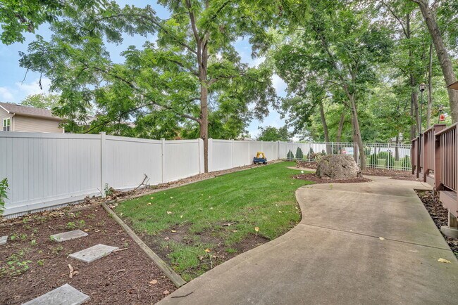 Building Photo - 745 Feather Sound Dr