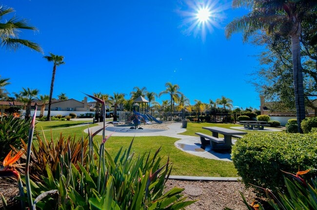 Building Photo - Charming Single Level Home in Oceanside