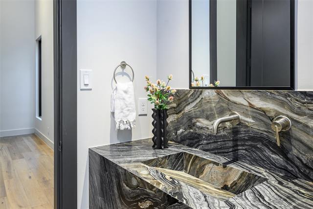 Building Photo - 5023 Lilac Ln