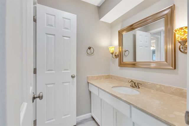 Building Photo - 14721 Birchridge Dr