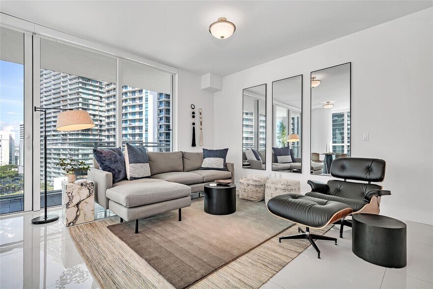 Primary Photo - 1080 Brickell Ave