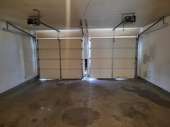 Building Photo - 7716 Iroquois Dr
