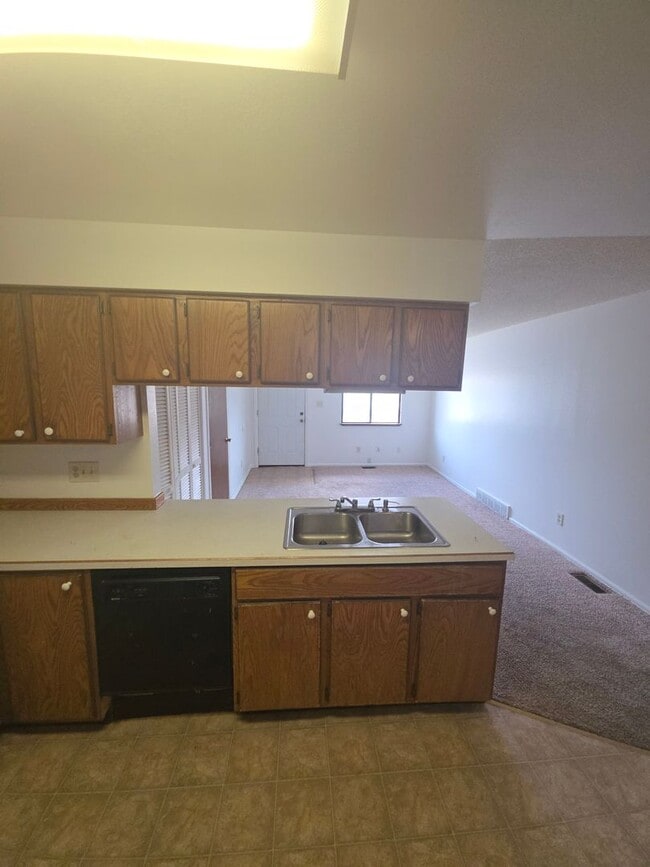 Building Photo - 3 Bedroom Apartment in FRUITA!!!