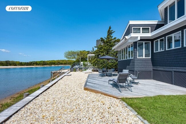 Primary Photo - 248 Towd Point Rd