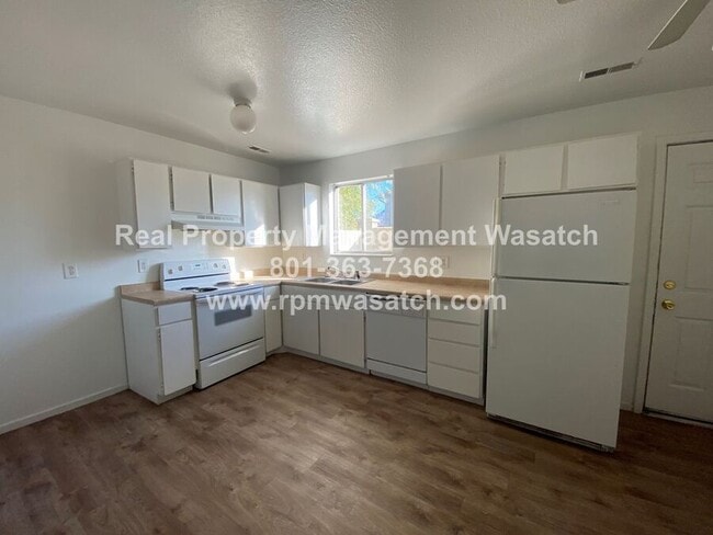 Building Photo - 671 Candlelite Ln