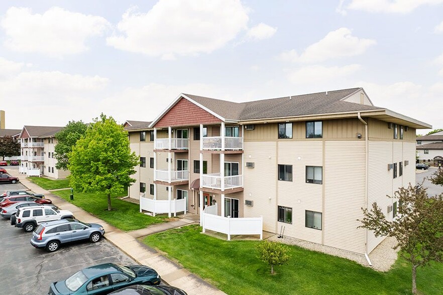 Building Photo - WEDGEWOOD COMMONS