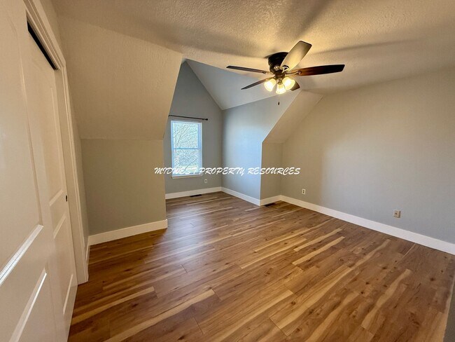 Building Photo - Spacious 4 Bedroom, 2 Bath Home for Lease in Lee's Summit, MO