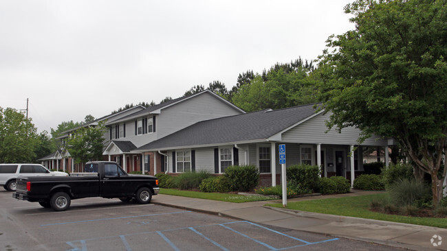 Primary Photo - Summer Lane Apartments