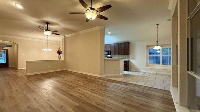 Building Photo - 931 Opal Chase Dr