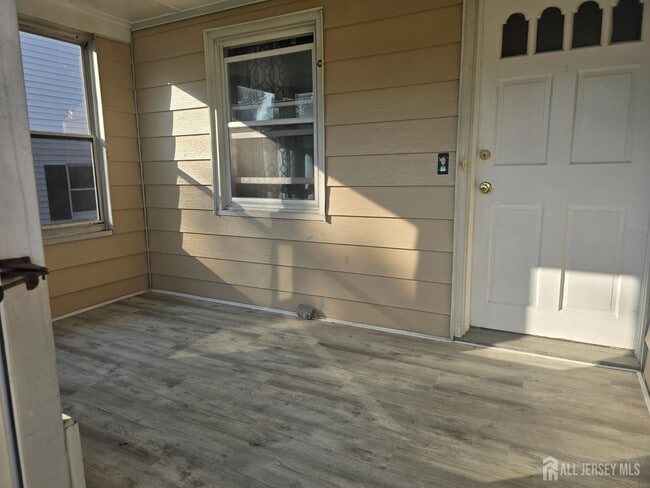 Building Photo - 111 Bertram Ave