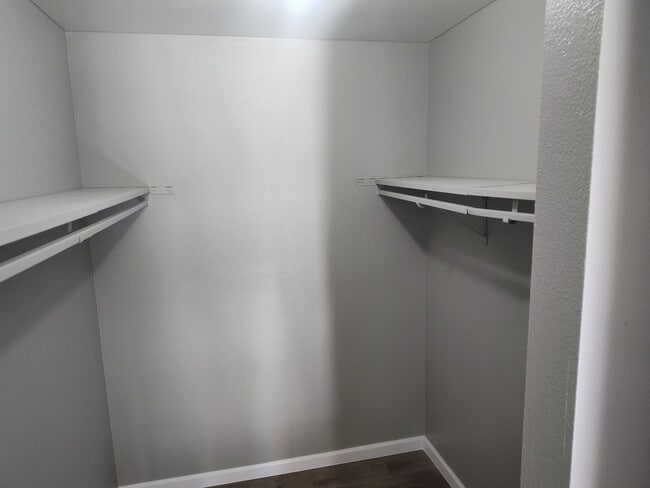 Building Photo - Gorgeous 2 bed Aurora condo for rent