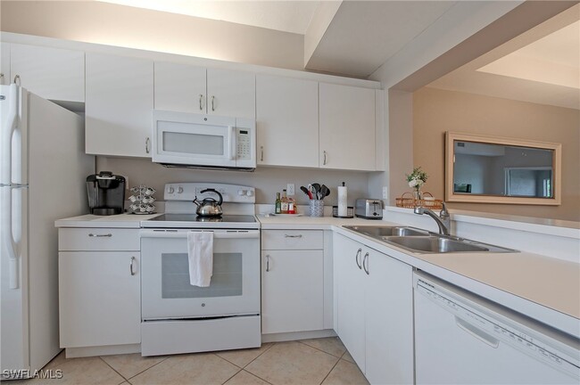 Building Photo - 992 Woodshire Ln