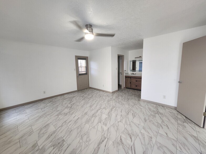 Building Photo - 112 Canyon View Ct NE