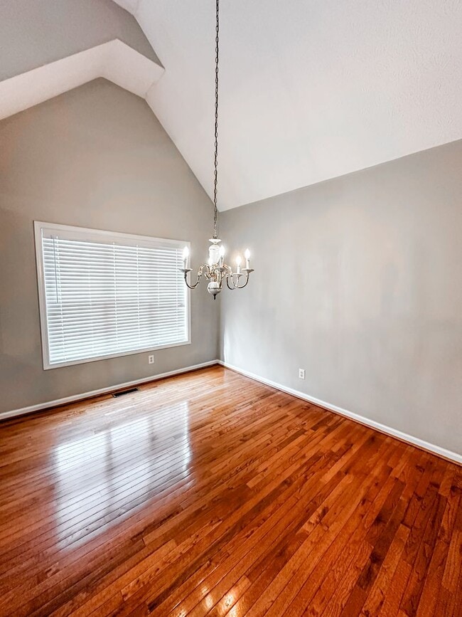 Building Photo - Large North Forsyth home with Garage