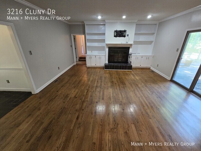 Building Photo - 3216 Cluny Dr