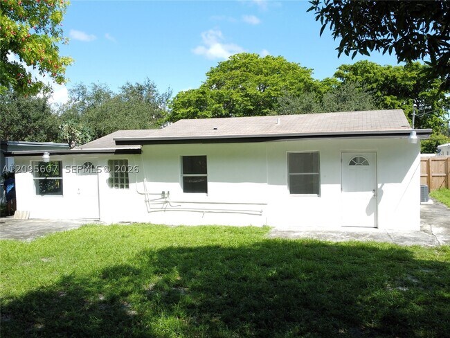 Building Photo - 760 NW 126th St
