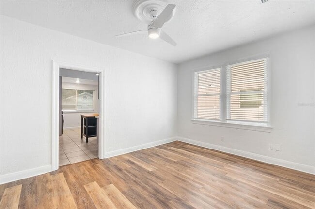 Building Photo - 206 N Albany Ave