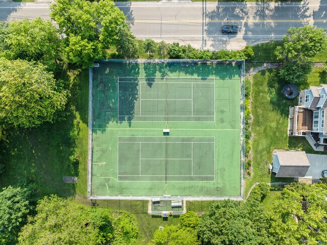 Building Photo - 163 N Lakeshore Dr