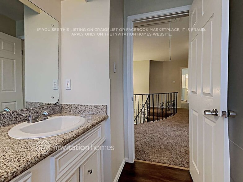 Building Photo - 11639 Idlebrook Dr