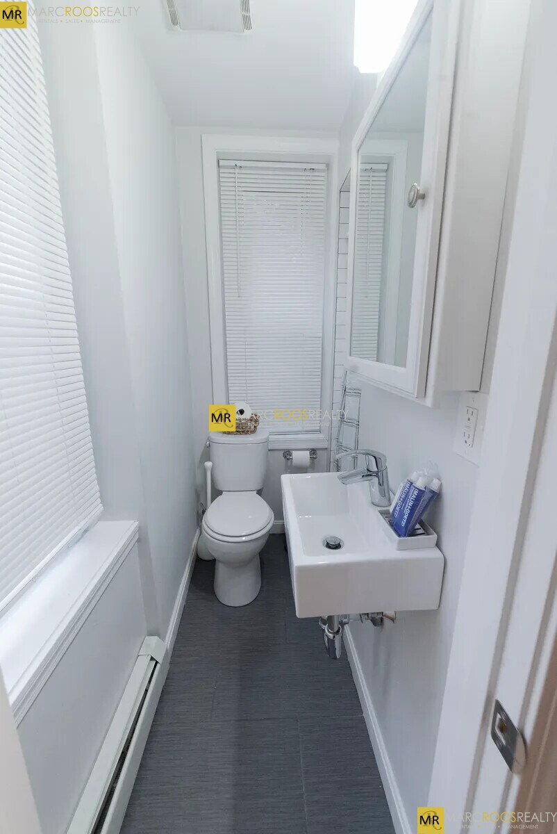 Building Photo - 12 Foster St