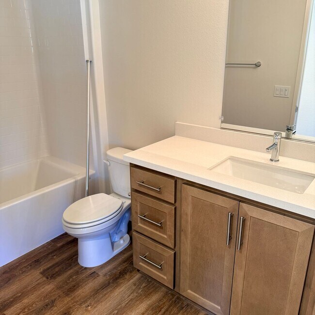 Building Photo - BRAND NEW 4 BEDROOM ADELANTO HOME