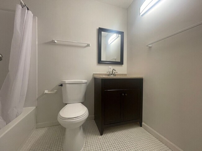 Building Photo - 5285 Portland St