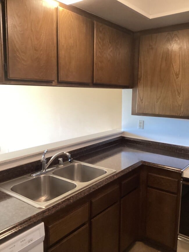 Building Photo - Large Two Story Condo In the Orcutt Bluffs with Easy Access to 135/Vandenberg SFB