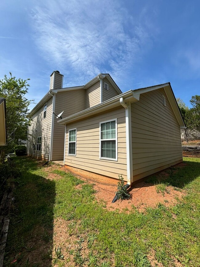 Building Photo - Milford Heights Single-Family Home