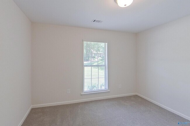 Building Photo - 111 Live Oak Dr