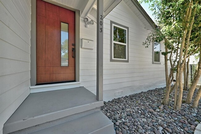 Building Photo - 203 Nelray Blvd