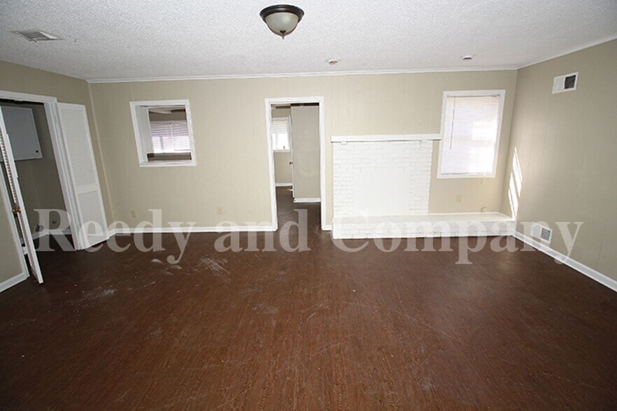 Building Photo - 4157 Navaho Ave