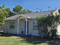 Building Photo - 473 Poinciana Dr
