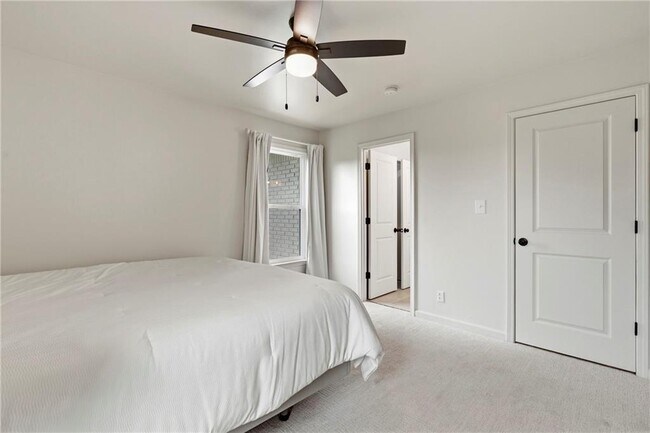 Building Photo - 4221 Willow Oak Dr
