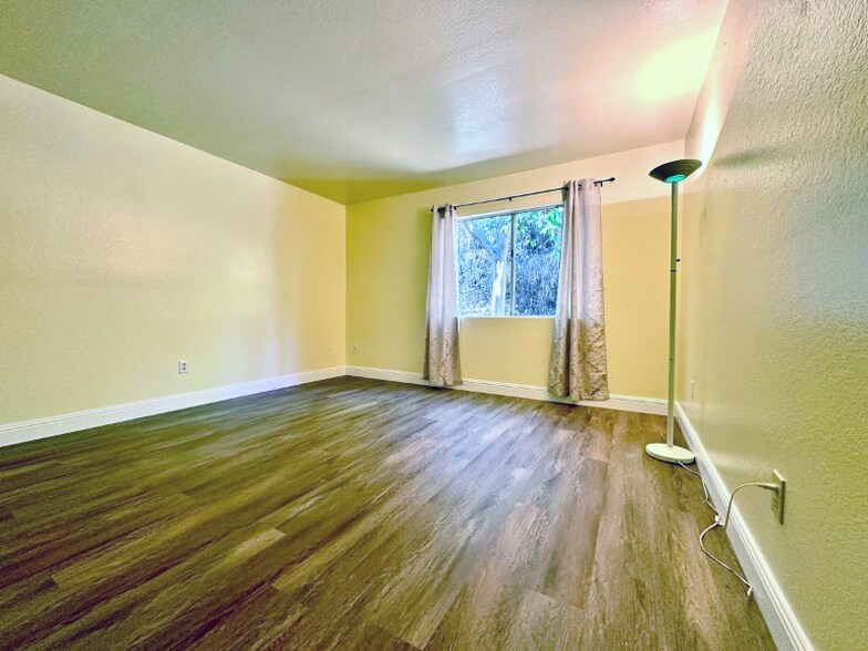Building Photo - 11275 Avenida De Los Lobos