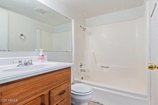 Building Photo - 3551 E Campo Bello Dr