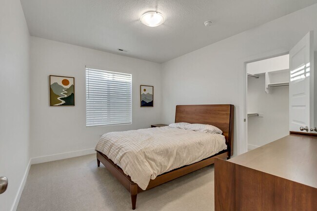Building Photo - Modern Home in Heber – Available Now!