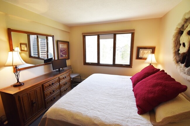 Building Photo - Long Term Rental - Chateau Claire 50