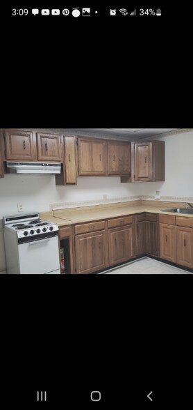 Building Photo - 4020 Bay Rd