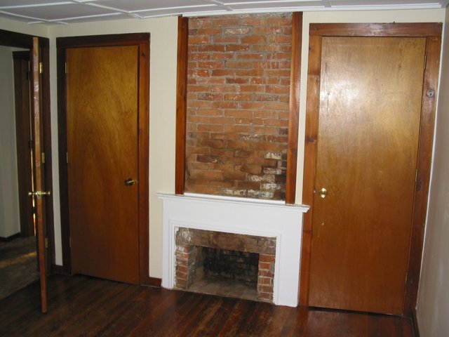 Smaller bedroom - 104 S Water St