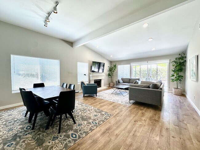 Building Photo - FOR RENT Call For Availability 3Br/3Ba 2128 Sqft Fully Furnished Del Mar Heights Vacation Home, C...