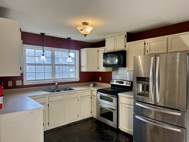 Building Photo - 107 Plantation Blvd