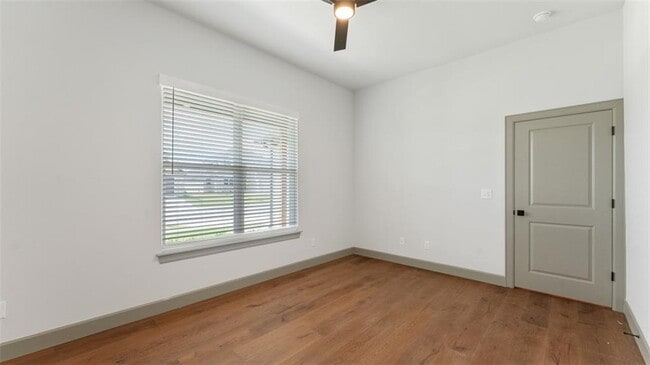 Building Photo - 1221 Mammoth St