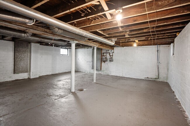 Building Photo - 13500 THIRD AVE