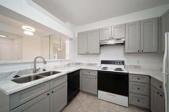 Building Photo - 1330 Old Spanish Trl