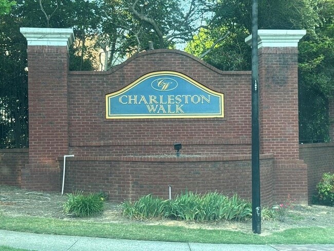 Building Photo - 1925 Heatherton Rd